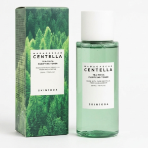 تونر SKIN1004 Centella Tea-Trica المنقي - شجرة الشاي + BHA + السنتيلا | تونر لتنقية المسام والتحكم في إفراز الدهون للبشرة الدهنية والمعرضة لحب الشباب | كوزمتك نجم صلاله